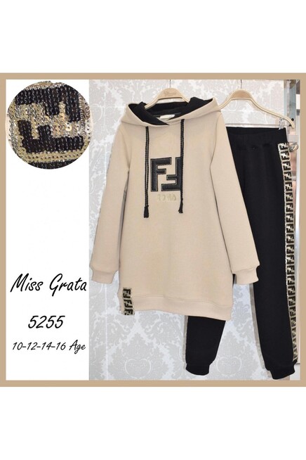 Спортивный костюм