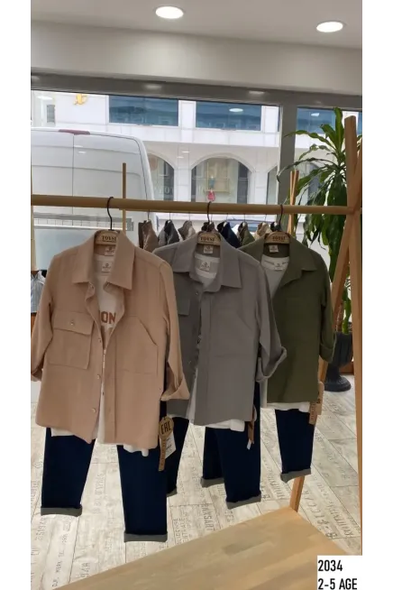 Gömlekli Tiişörtlü Pantalonlu Takım