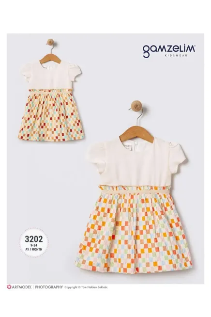 Eteği Kareli Kısa Kol Elbise