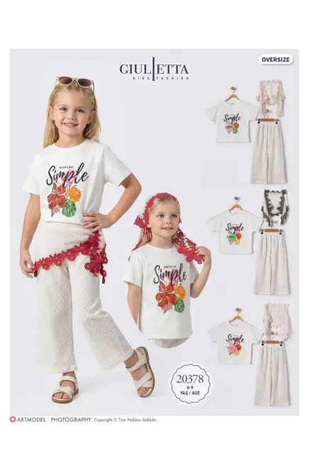 Tişörtlü Pantolonlu Takım