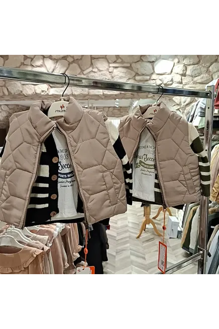 Yelekli Hırkalı Tişörtlü Pantolonlu Takım