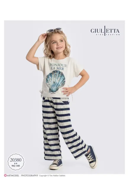 Tişörtlü Pantolonlu Takım